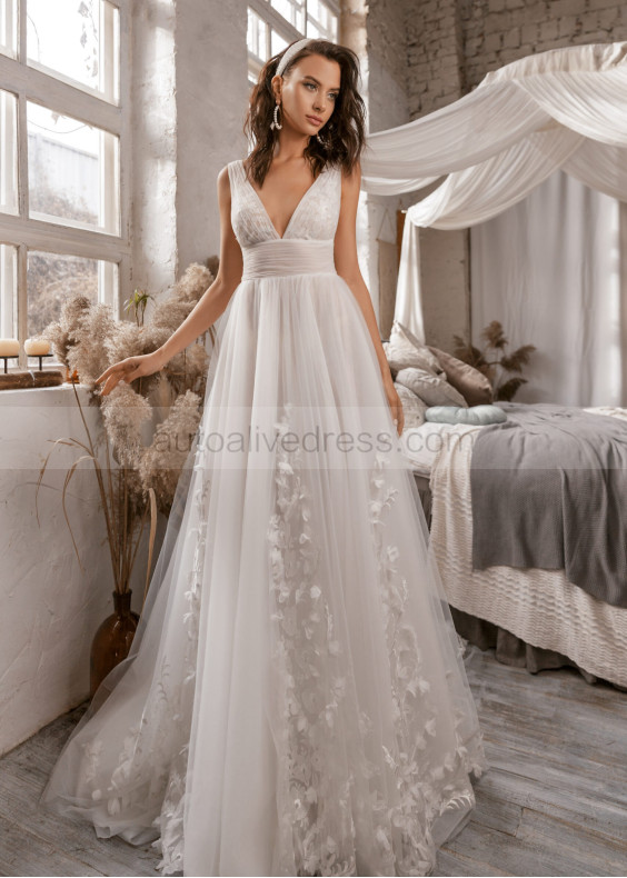 V Neck Ivory 3D Lace Tulle Elegant Wedding Dress